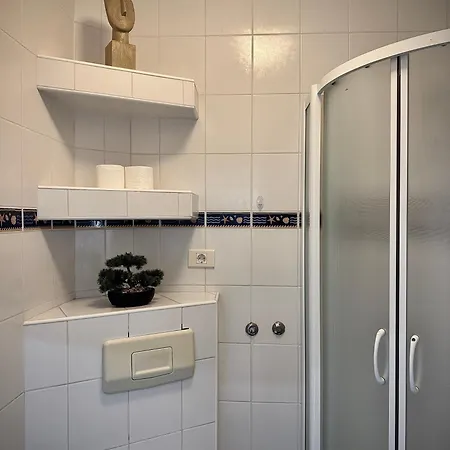 One בית הארחה 3*