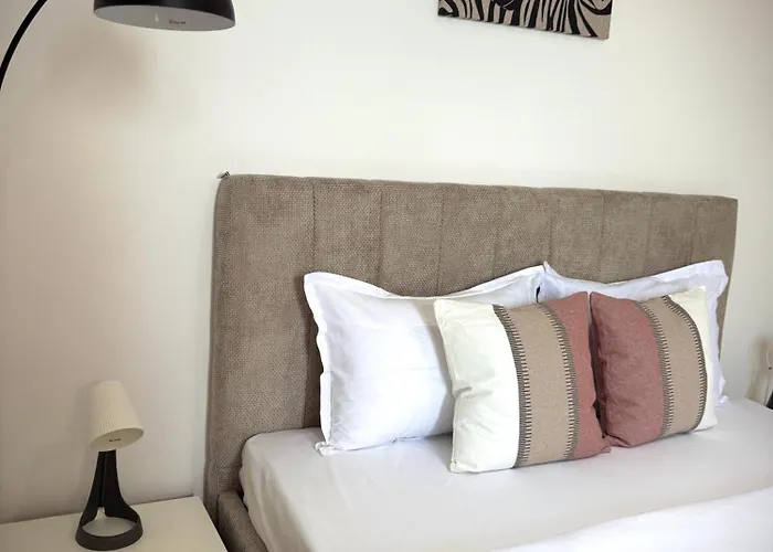 One בית הארחה אפורי נורד