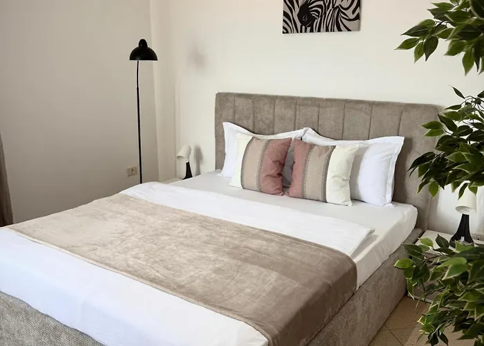 One בית הארחה אפורי נורד